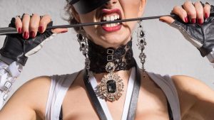 You want to play on Femdom Live Webcam is this normal