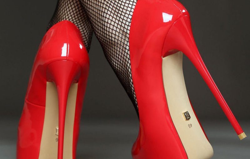 I know what you’ll like on Foot Fetish Live Cam – heels!