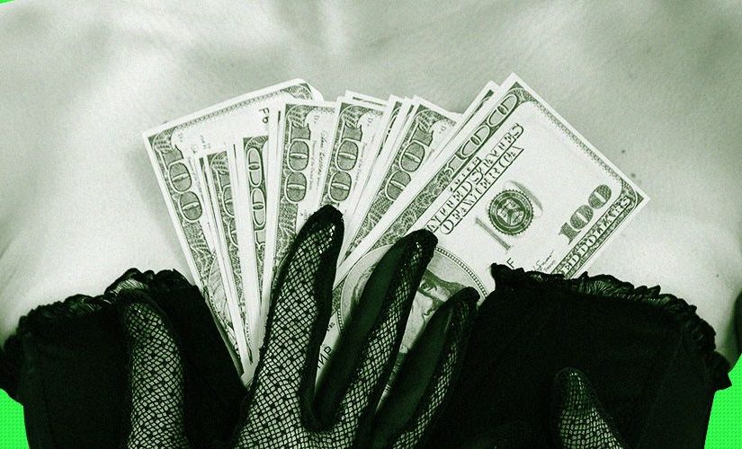 I present to you a Findom Cams model with blue eyes!