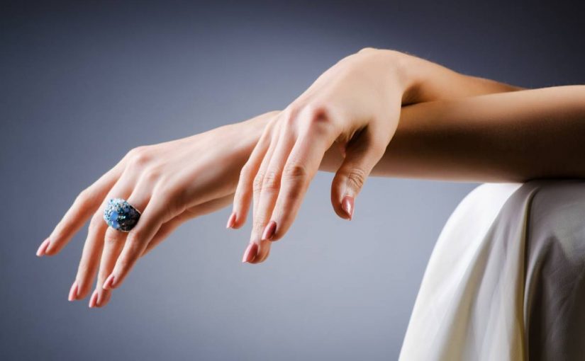 Not just a hand job, but Quirofilia (hand fetish)